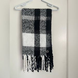 Calvin Klein plaid blanket scarf